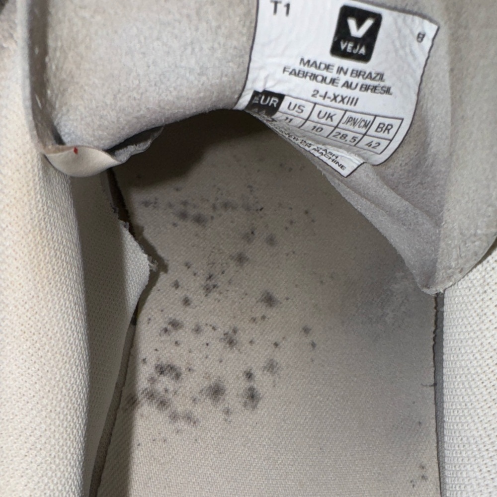 VEJA V-10 Sneakers - Picture 9 of 10